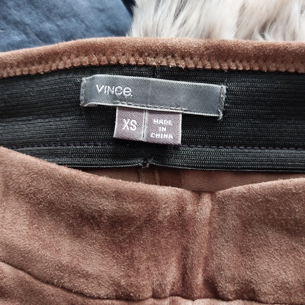 Vince. Suede leggings
